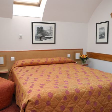 Hotel Hospitel Paris Bagian luar foto