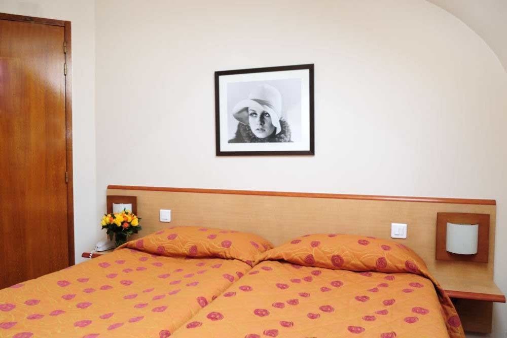 Hotel Hospitel Paris Bagian luar foto