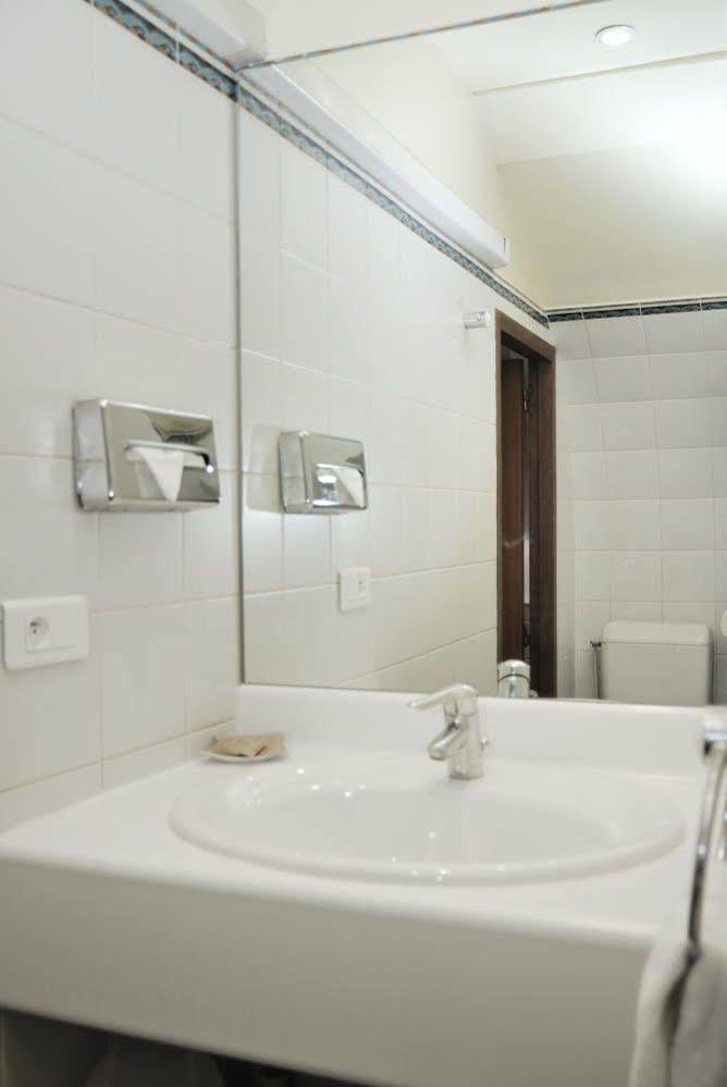 Hotel Hospitel Paris Bagian luar foto